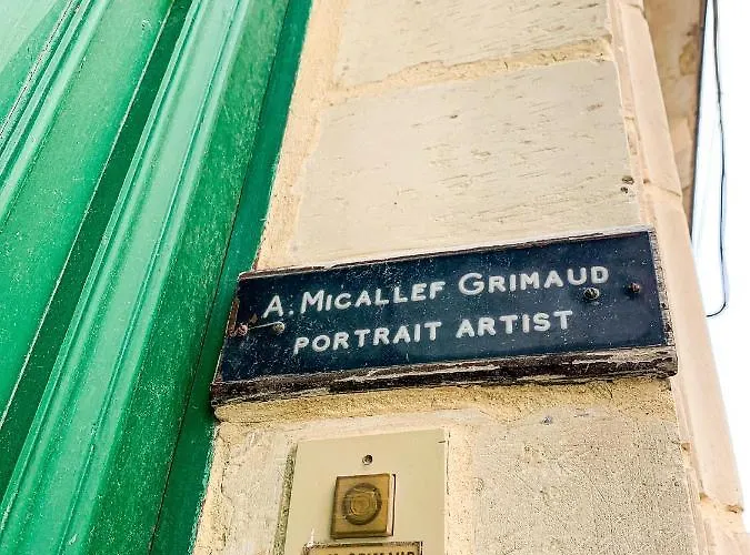 Vandrarhem L'artist Casa Micallef